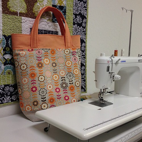 New tote bag from bolt ends. Started at 4pm finished at 6pm. Looks pretty with the #aurifil in the machine.