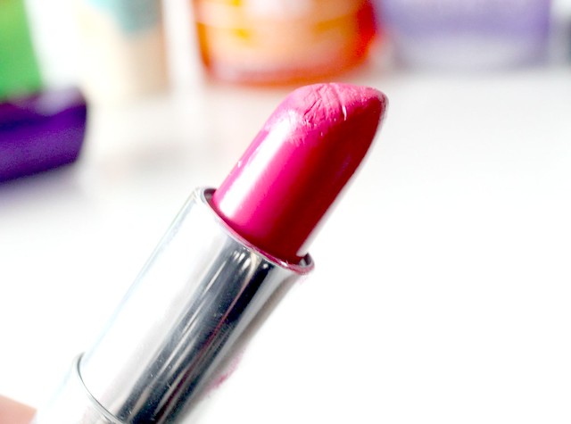 Rimmel 'As you like Victoria' Moisture Renew Lipstick