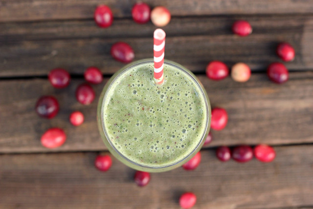 Cranberry Kale Smoothie {Gluten-free and Vegan}