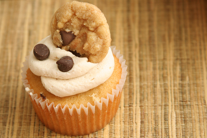 chocolate chip cookie dough cupcakes 8