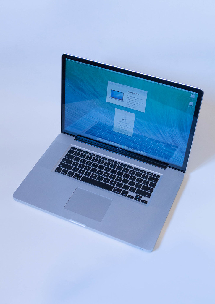 Macbook Pro 17" Mid-2009 For sale