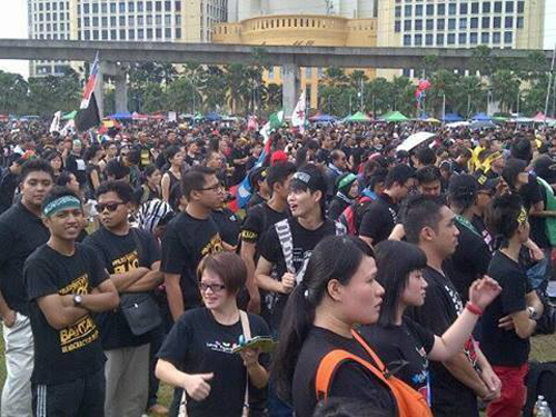 8835122043 0dbf71f613 o Gambar dan Video Perhimpunan Blackout 505 di Petaling Jaya 25 Mei 2013