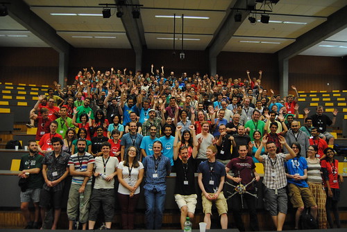 Guadec2013: Before the family photo