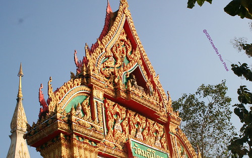 An afternoon in temple Wat Manee Kort (12) by tGenteneeRke along the Mekong river