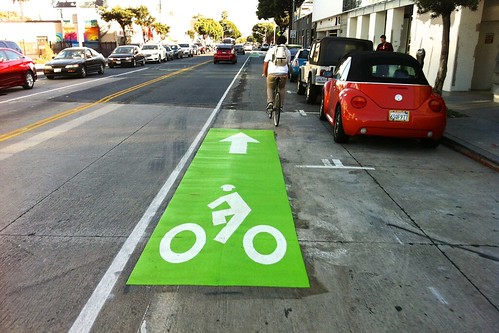 Green Bike Lane Work On Main St & Broadway In Santa Monica