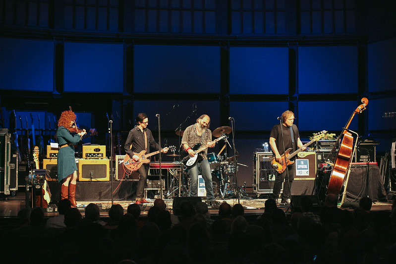 Steve Earle & The Dukes with The Mastersons live at the Shedd 10/1