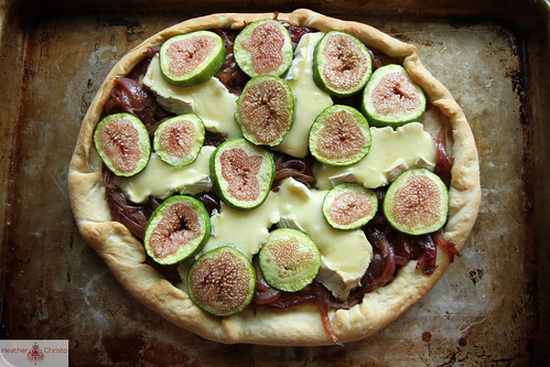 Fig, Brie and Caramelized Onion Pizza