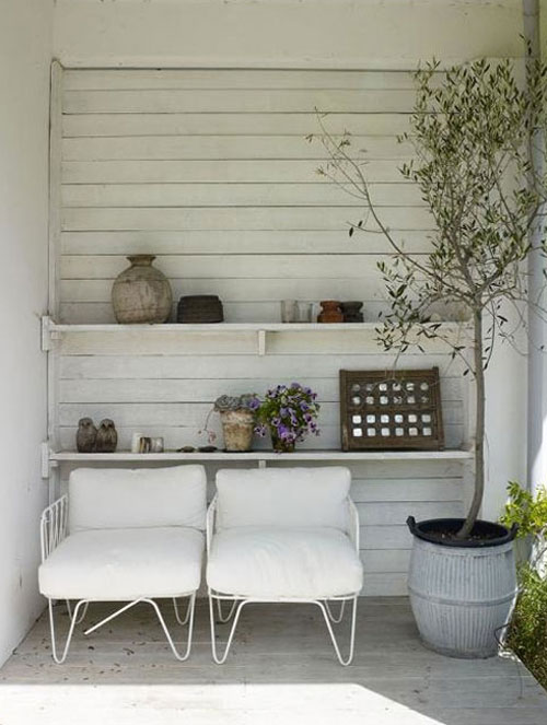 white-outdoor-chairs.jpg