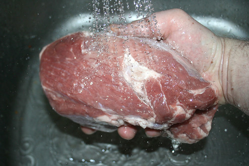 18 - Lammfleisch waschen / Wash lamb meat