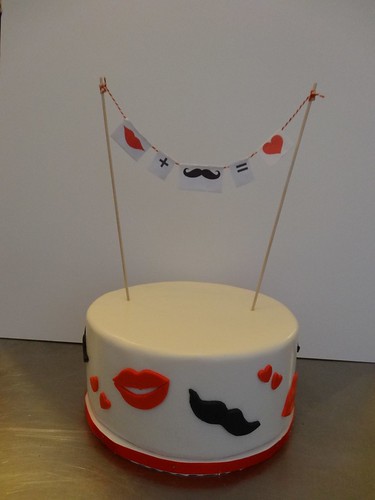 moustache & lips wedding by CAKE Amsterdam - Cakes by ZOBOT