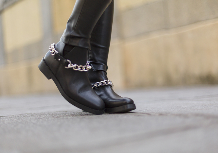 street style barbara crespo zara chained boots black fashion blogger outfit blog de moda