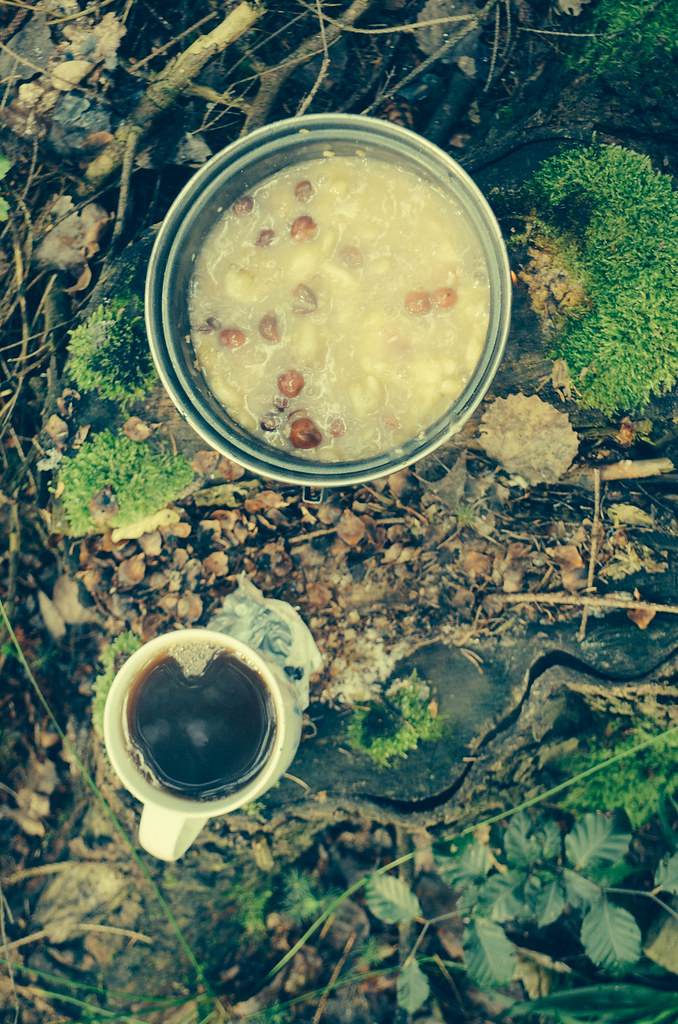 21 porridge and coffee in the forest
