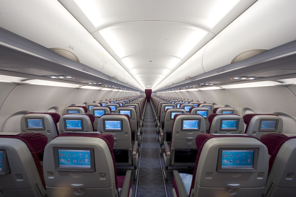 VIET AVIATION Qatar Airways Airbus A320 Nhỏ nhưng có võ