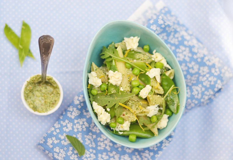  Композиция. Текстиль pasta and green peas salad