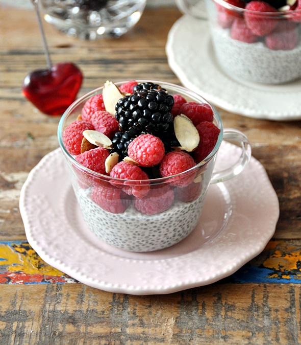 No Cook Dessert - Berries Coconut Chia Seeds Pudding | www.fussfreecooking.com
