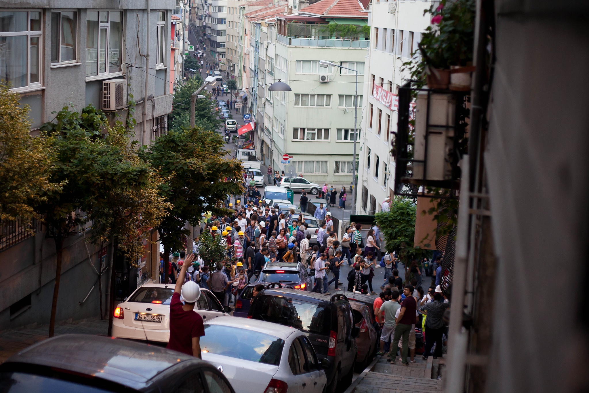 Crowds on their way to Taksim.