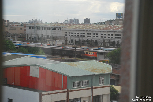 窗外可以看火車