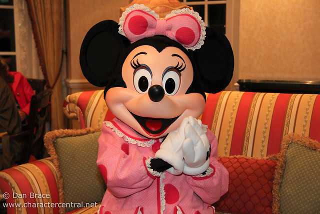 Minnie Mouse wishes us goodnight
