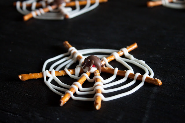 Spiderweb Snacks from sweet treats and more