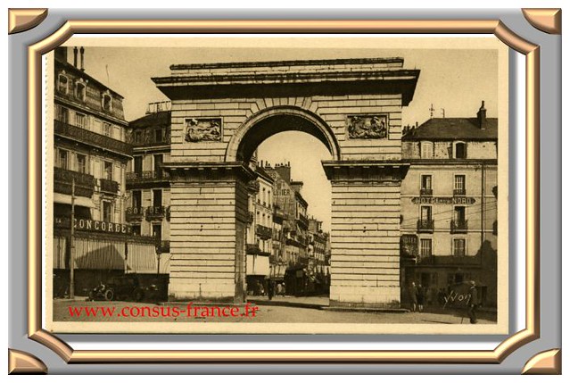 DIJON (Côte-d'Or) Porte Guillaume