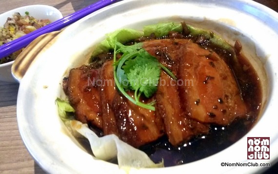 Braised Pork with preserved vegetable in Claypot (Php 300)