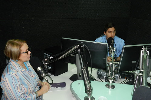Rádio promove interação entre detentos e familiares no Ceará