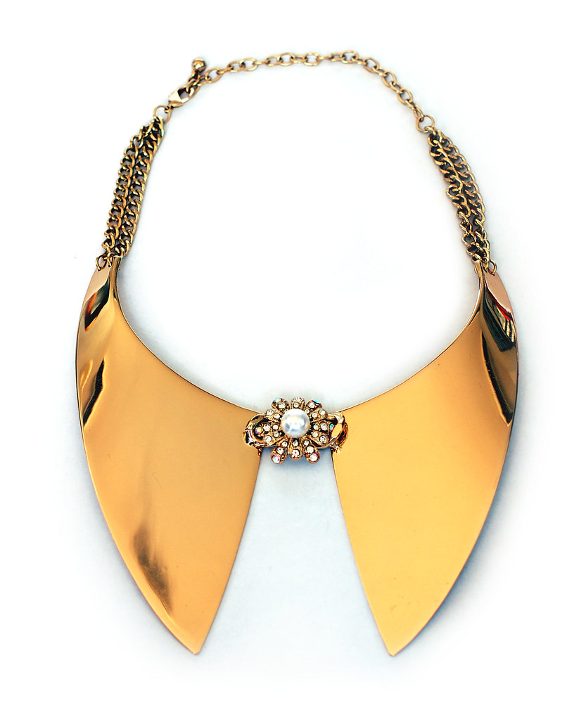 Gold statement collar necklace