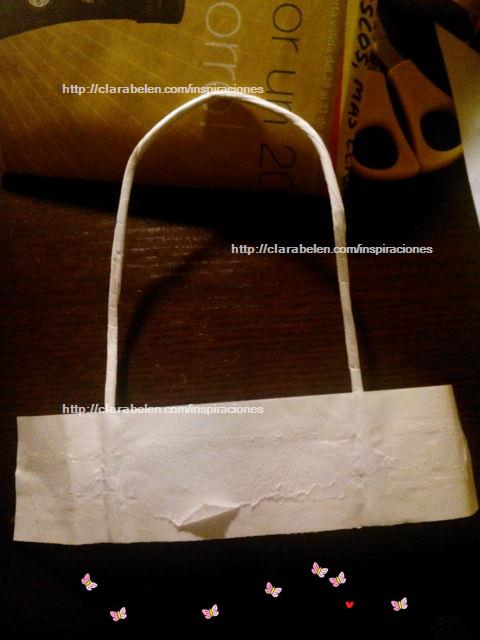 Como hacer una bolsa para regalo con reciclaje hecha con flecos de papel