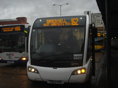 Courtney Buses YD63UZE on Route 162, Bracknell