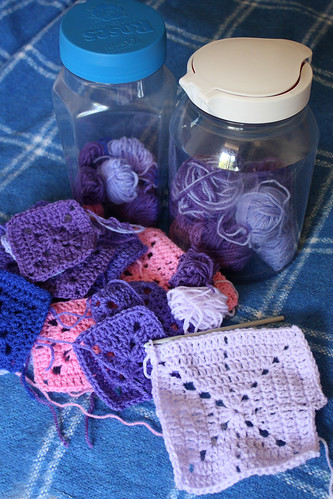 Simple filet crochet starburst squares