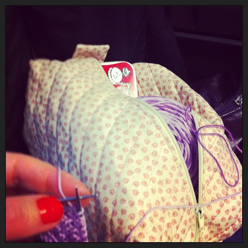 Knitting on the train to Florence:) Lavorando a maglia sul treno per Firenze:)