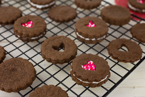 Valentine Linzer Cookies-6.jpg