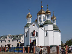 300px-Trinity_Cathedral_in_Luhansk[1] (1)