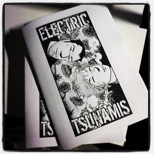 Of course it's not enough for me to present only the big fat Driftwood book as a new thing at the festival. I also made a zine with Electric Tsunamis, mainly because I want to see if I can sell more printed copies than Bonniers can sell electronic copies!