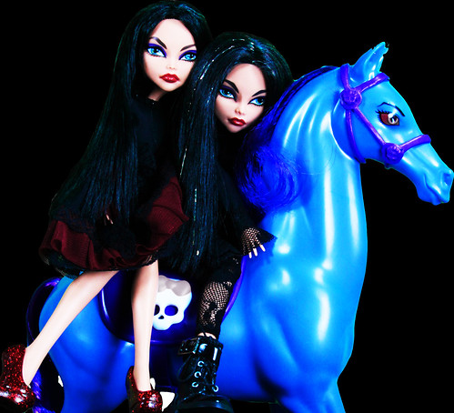 Sisters of the Nightmare by DollsinDystopia