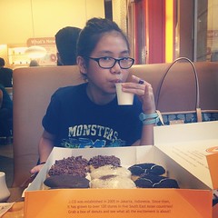Saturdate with this pretty little lady 