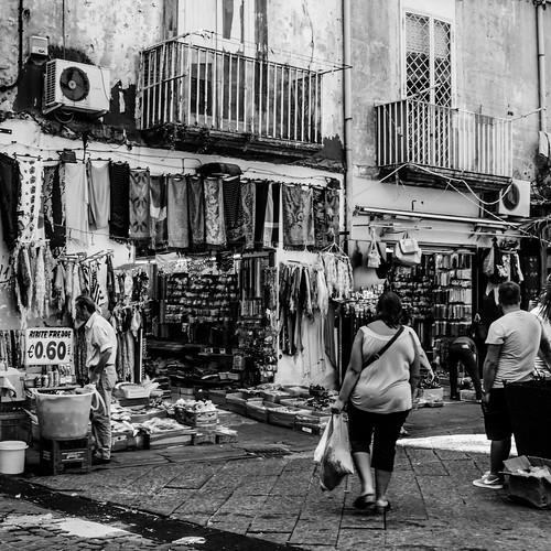 Naples markets #6 by Davide Restivo