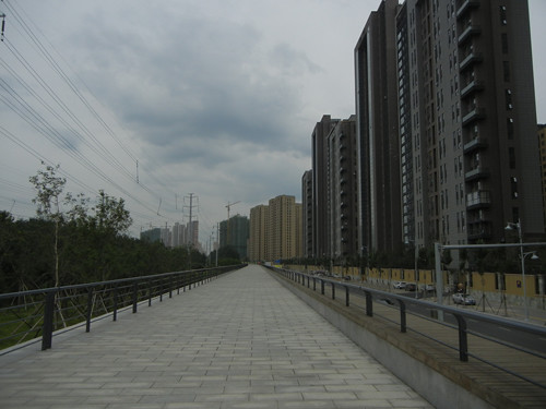 DSCN9977 _ Promenade near a River Bank Park, Shenyang, China