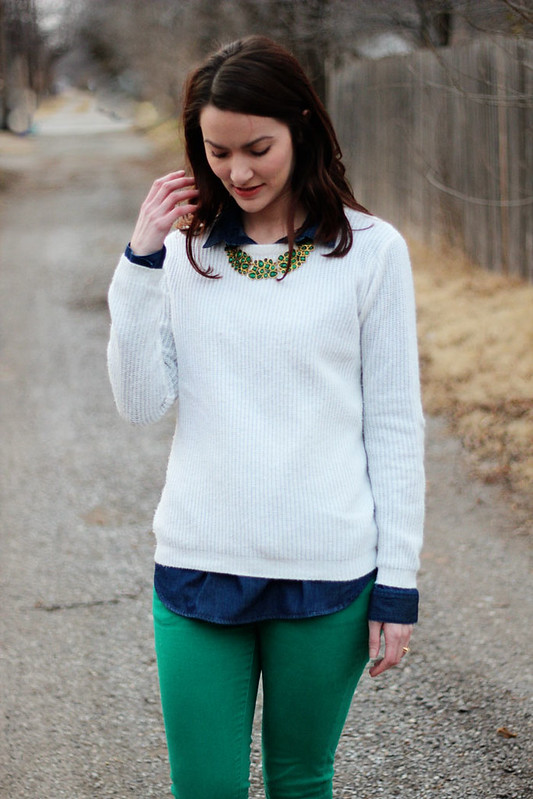 green-jeans-white-sweater4