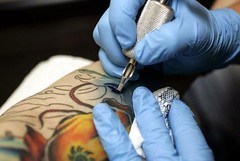 tatuaggio-inchiostro-infetto