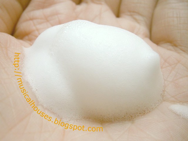 biore marshmallow whip extra moist foam