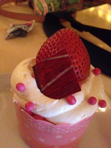 Strawberry Cupcake by acmacom