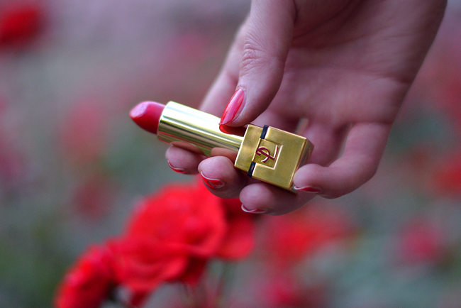 YSL beauty post red and roses 6