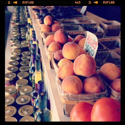 #septfoodphotos 23 | #quicksnack #playingcatchup - when you see a roadside stand in rural Texas selling peaches you stop. Always.