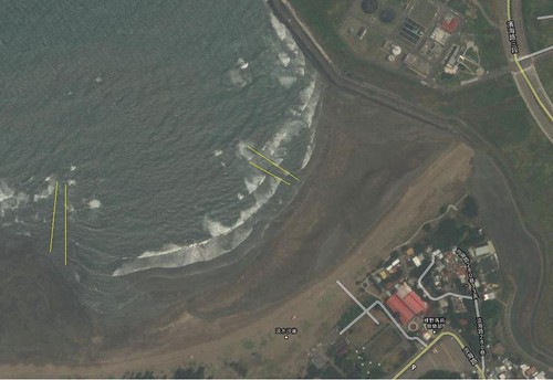 GoogleMap衛星圖 沙崙海水浴場似乎出現離岸流