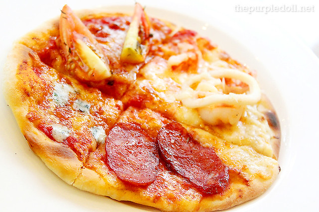 Seafood Carbonara Pizza, Pepperoni Pizza, Four Cheese Pizza, Margharita Pizza