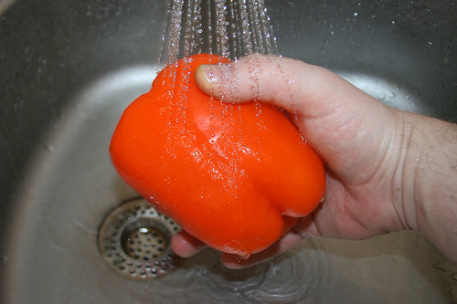 26 - Paprika waschen / Wash bell pepper