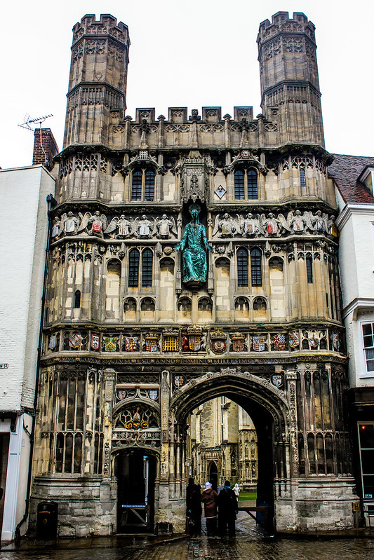 Puerta de la Iglesia de Cristo en Canterbury, Reino Unido