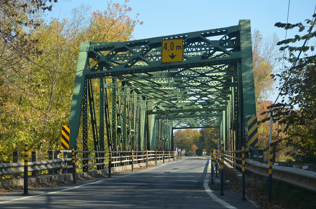 A bridge along the Chemin du Roy