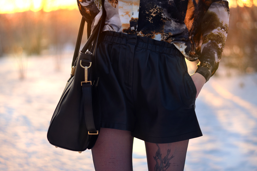 Fabros bag Mango shirt Zara shorts Topshop boots snow sunset CATS & DOGS fashion blog Berlin 1